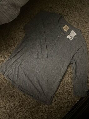 Men’s Large Triblend Streaky Grey NWT Raglan Henley Quarter-Sleeve Shirt